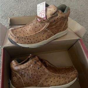Cavendars boy shoes size 8.5